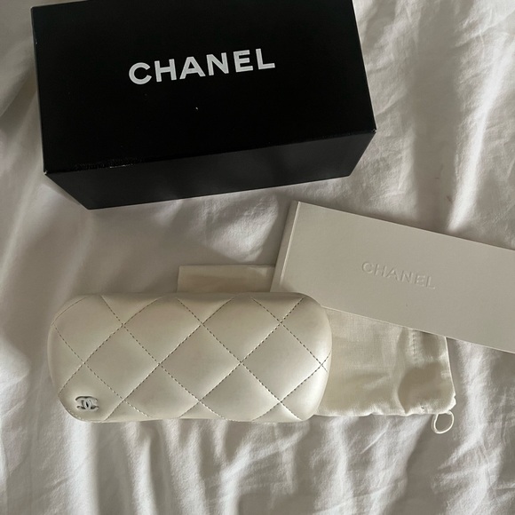 Vintage Chanel sunglasses from 2011 La Perle Collection - Picture 6 of 8